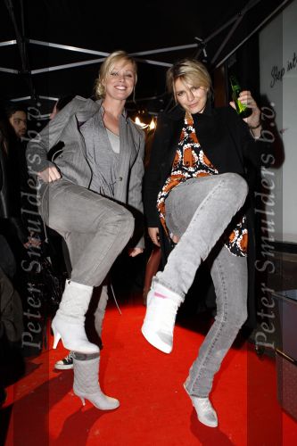 Amsterdam 7 februarti 2008
Presentatie schoenen daryl v d Wouw voor coca cola. bridget maasland en Hanna Verboom