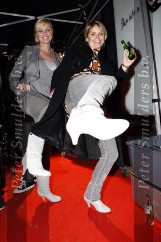 Amsterdam 7 februarti 2008
Presentatie schoenen daryl v d Wouw voor coca cola. bridget maasland en Hanna Verboom