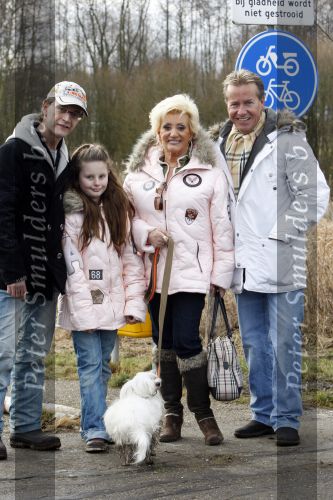 Diemen 14  februari 2009
Wandeltocht voor honden in het diemer bos. Hanny en Ton Veerkamp met zoon en kleinkinderen
Peter Smulders bv