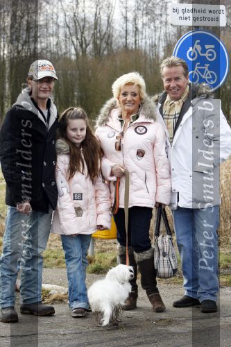 Diemen 14  februari 2009
Wandeltocht voor honden in het diemer bos. Hanny en Ton Veerkamp met zoon en kleinkinderen
Peter Smulders bv