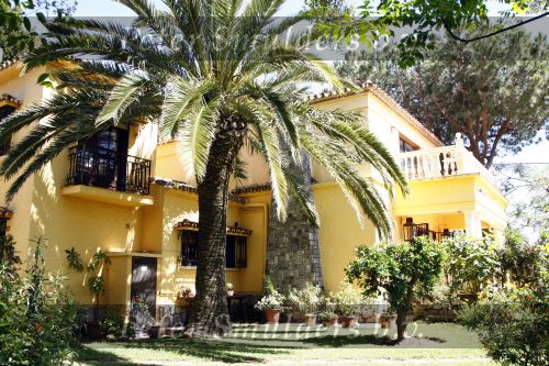 Marbella 24 april 2008
Binnenkijken bij de familie Kazan. Wendy Oscar Renzo Mara en Steven Gazan in hun huis in Marbella.
Peter Smulders bv