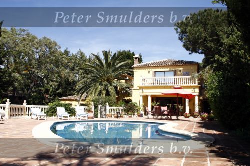 Marbella 24 april 2008
Binnenkijken bij de familie Kazan. Wendy Oscar Renzo Mara en Steven Gazan in hun huis in Marbella.
Peter Smulders bv