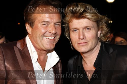 Bussum 25 februari 2008
Premiere Simone Kleinsma in het spant in bussum. hans Klok met vriend
Peter Smulders bv