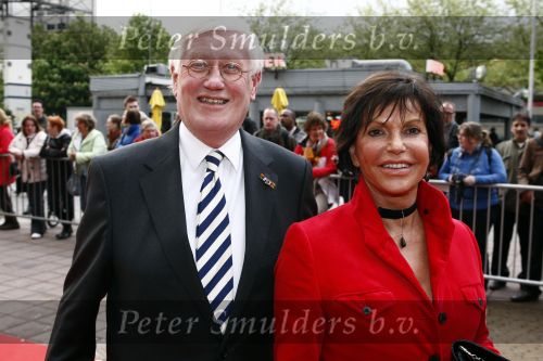 Utrecht 28 april 2009
Pieter v Vollenhoven viert zijn 70e verjaardag in het Beatrix theater in Utrecht. Hans Wiegel met zijn vriendin
Peter Smulders bv