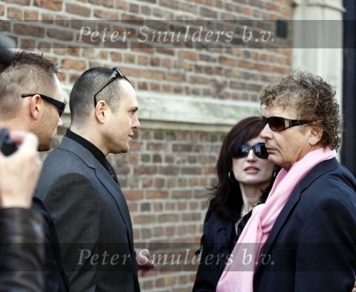 Hoorn 30 maart 2009
Astrid Colle en Hans v Hemert worden geweigerd bij de begrafenis van Martin Brozius.
Peter Smulders bv