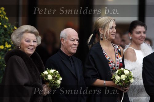 Amsterdam 11 september 2007
Koningin Beatrix en prinses Maxima bij voorstelling voor 75e verjaardag van Hans v Maanen in het muziektheater.