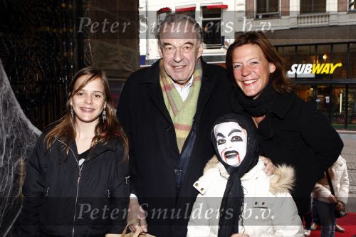 Amsterdam 12 maart 2008
Premiere in Tuschinski. Hans v Mierlo met dochter en kleinkinderen
Peter Smulders bv