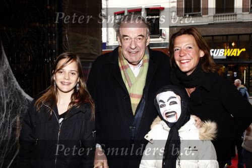 Amsterdam 12 maart 2008
Premiere in Tuschinski. Hans v Mierlo met dochter en kleinkinderen
Peter Smulders bv