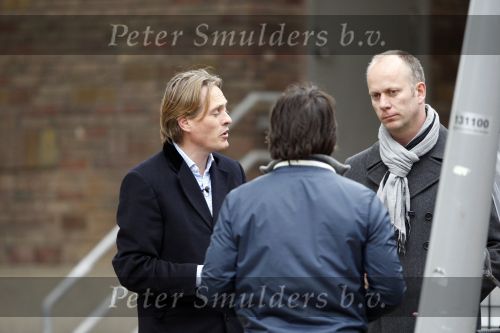 Amsterdam 2 november 2007
Jort Kelder speelt de moord op klaas bruinsma na bij het hilton hotel. Harry Lensink helpt hem daarbij.