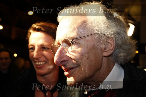 Amsterdam 11 maart 2008
Het boekenbal in de stadsschouwburg van Amsterdam. Harry Mulisch met vrouw
Peter Smulders bv