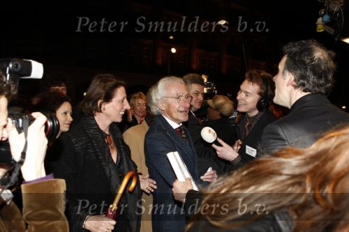 Amsterdam 11 maart 2008
Het boekenbal in de stadsschouwburg van Amsterdam. Harry Mulisch met vrouw
Peter Smulders bv