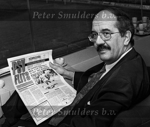 Eindhoven, 14 December 1991 Harry v d Kamp (ODA - Ahrend uit Sint Oedenrode ) met de PSV-Flits in de Businessclub PSV Stadion
