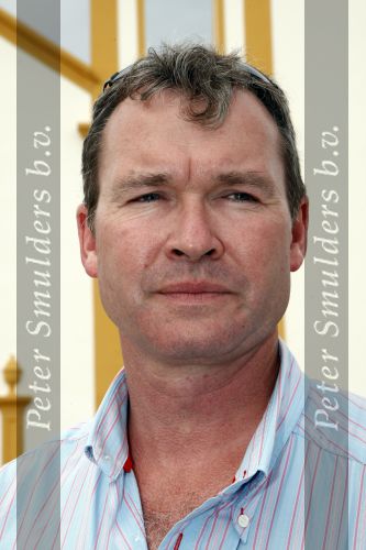 Praia da luz 3 mei 2008
Vandaag was het precies 1 jaar geleden dat Madeleine Mc Cann verdwenen is.  Ze sliepen toen in hotel ocean Club. Op deze dag was er een herdenkingsdiens in de kerk van het dorp. Familie, Michael Wright Sandy Cameron   waren aanwezig. Er waren veel cameraploegen en fotograven aanwezig.
Peter Smulders bv