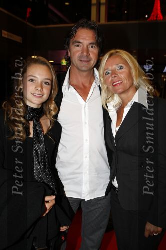 Rotterdam 25 oktober 2007
Premiere Holiday on ice in ahoy. Hein Vergeer met vrouw en dochter