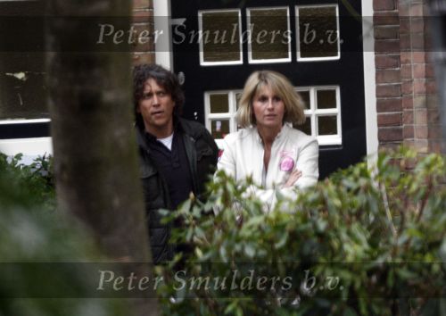 Laren 1 en 2 maart 2008
Sander Vahle heeft bij zijn vriendin Heleen Kolff geslapen en gaat daarna met haar naar zijn nieuwe huis kijken.
Peter Smulders bv