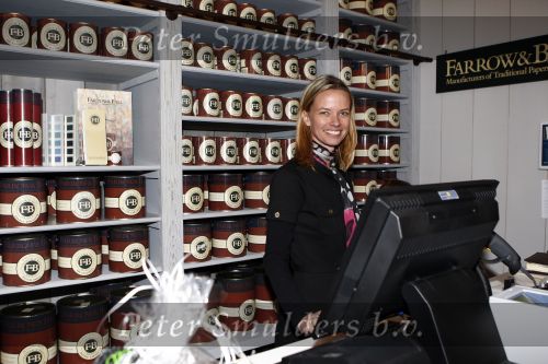 Edam 4 april 2008
Frank de Boer opent samen met zijn vrouw Helen een wwonwinkel in Edam. Zijn 3 kinderen zijn er natuurlijk ook bij.