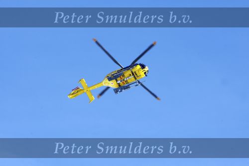 Fiss 15 februari 2009
Marco Borsato en Leontine op skivakantie met Jada Senna en Luca. Helicopter
Peter Smulders bv