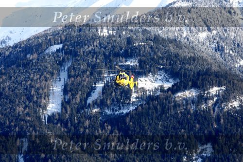 Fiss 15 februari 2009
Marco Borsato en Leontine op skivakantie met Jada Senna en Luca. Helicopter
Peter Smulders bv