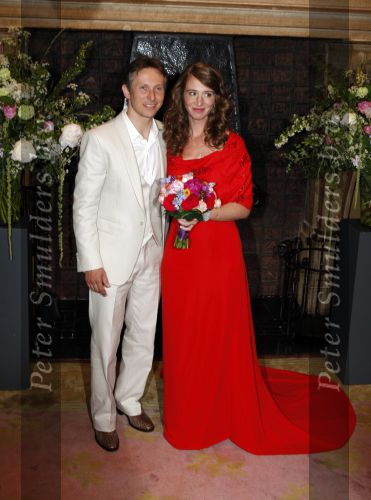 Antwerpen 9 mei 2009
Helmut Lotti trouwt voor de 3e keer. Zijn vrouw heet Jelle van Riet.
Peter Smulders bv