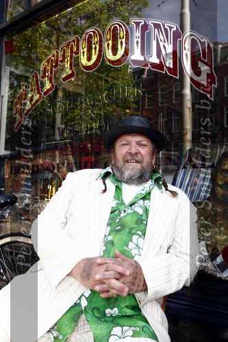 Amsterdam 11 mei 2009
Henk Schiffmacher voor zijn tatoo winkel.
Peter Smulders bv