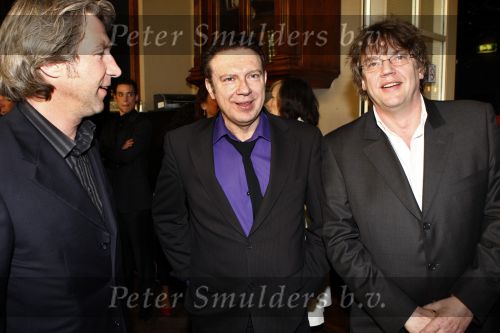 Amsterdam 15 april 2008
Presentatie cd het goede doel met Henk Temming en Henk Westbroek bij de kroon in amsterdam. Frank Boeijen
Peter Smulders bv