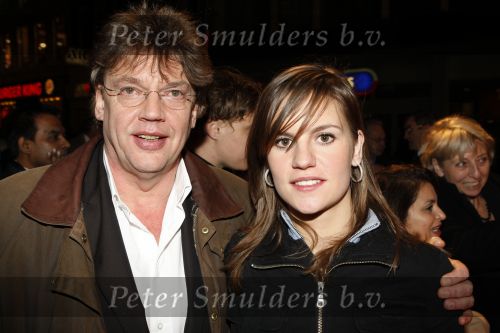 Amsterdam 19 november 2007
Premiere van de scheepsjongens van de bontekoe in tuschinski. Henk Westbroek met dochter