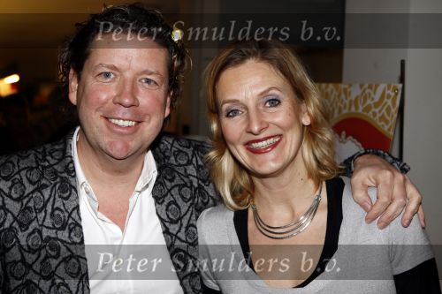 Amstelveen 4 februari 2008
Premiere Volmaakt gelukkig met Rick Engelkes Isa Hoes en Renee  Soutendijk in schouwburg Amstelveen. Henkjan Smits met zijn vrouw