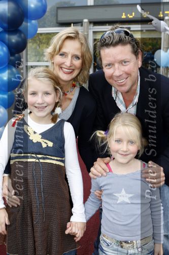 Amsterdam 7 oktober 2007
Premiere Matroos in de doos in de meervaart. henkjan Smits met vrouw en kinderen