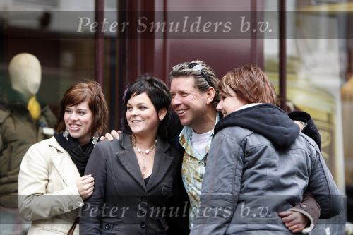 Amsterdam 7 november 2007
Henkjan Smits moet met fans op de foto op de pc hooftstraat.
