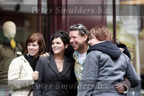 Amsterdam 7 november 2007
Henkjan Smits moet met fans op de foto op de pc hooftstraat.