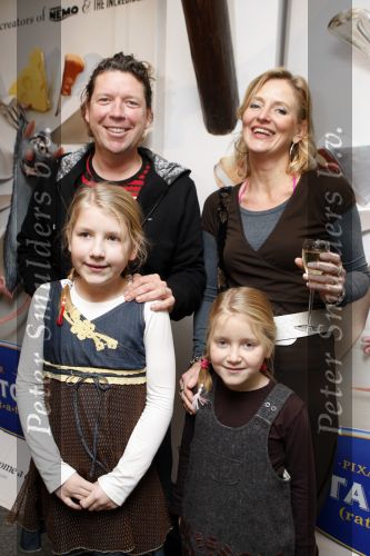 Sprang Capelle 9 december 2007
Presentatie DVD Ratatouille. Henkjan Smits met vrouw en kinderen
