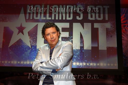 Hilversum26 maart 2008
Perspresentatie Holland\'s got talent in theater Gooiland met Gerard Joling Patricia Paay Viktor Brand en Henkjan Smits.
Peter Smulders bv