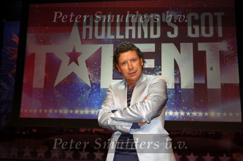 Hilversum26 maart 2008
Perspresentatie Holland\'s got talent in theater Gooiland met Gerard Joling Patricia Paay Viktor Brand en Henkjan Smits.
Peter Smulders bv