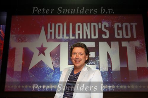 Hilversum26 maart 2008
Perspresentatie Holland\'s got talent in theater Gooiland met Gerard Joling Patricia Paay Viktor Brand en Henkjan Smits.
Peter Smulders bv