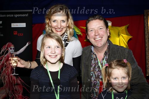 Amsterdam 29 februari 2008
Premiere Circus du soleil.Henkjan Smits met vrouw en kinderen
Peter Smulders bv