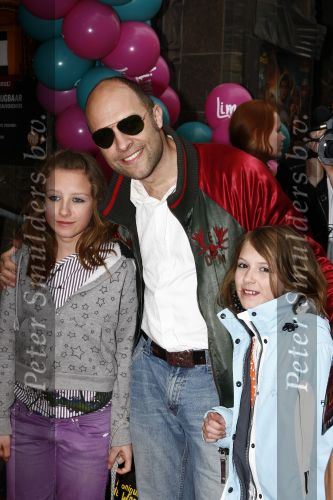 Amsterdam 4 april 2009
Premiere Limo in Tuschinski. Hugo Metsers jr met dochter en een vriendinnetje
Peter Smulders bv