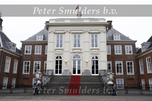 Den Haag 27 augustus 2008
Paleis huis ten Bosch en de vlag/vaandel van koningin Beatrix.
Peter Smulders bv