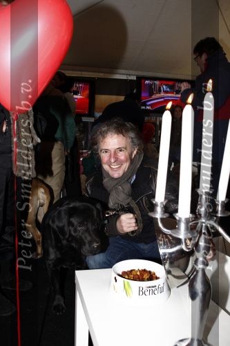 Diemen 14 februari 2009
Huub en resie Stapel en hun hond Nero doen mee met tocht voor het goede doel ivm honden in het Diemer Bos.
Peter Smulders bv