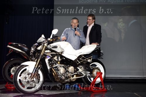 Hilversum 18 mei 2008
Huub Stapel presenteert  presentatie Magusta race team in studio 21. Gijsbert Spilt is teameigenaar en Jan Ypema direkteur van Magusta motors.
Peter Smulders bv
