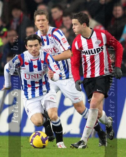 Eindhoven, 27 Februari 2009 Kompetitiewedstrijd PSV-SC Heerenveen.
Eindstand 2-3
Ibrahim Affelay in duel met Pranjic
Foto Peter Smulders BV