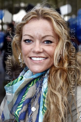 Kaatsheuvel 29 maart 2009
15 jarig bestaan van Princess in de efteling. Inge de Bruijn met neefje en nichtje
Peter Smulders bv