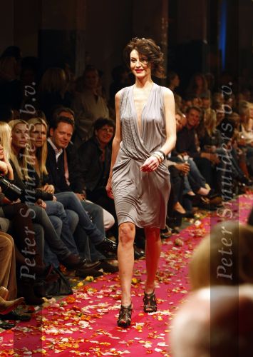 Amsterdam 2 maart 2009
Modeshow Jos Raak bij Loods 6 in Amsterdam. irene v d Laar
Peter Smulders bv