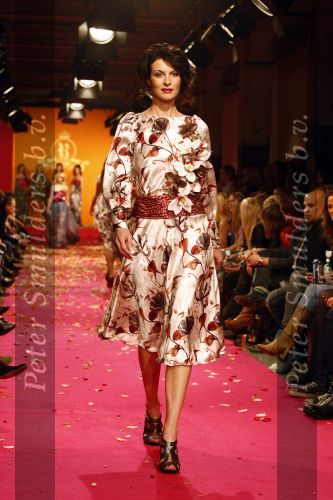 Amsterdam 2 maart 2009
Modeshow Jos Raak bij Loods 6 in Amsterdam. irene v d Laar
Peter Smulders bv