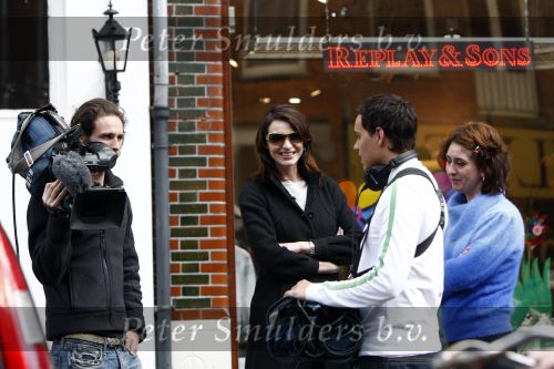 Amsterdam 15 april 2008
Irene v d Laar met cameraploeg op de cornelis schuytstraat.
Peter Smulders bv