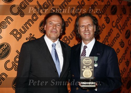 Hilversum 5 maart 2009
Uitreiking van de gouden harpen in studi 21. Andre Rieu met Ivo Niehe
Peter Smulders bv