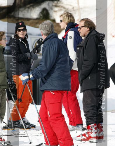 Lech 26 februari 2008
Ivo Niehe en zijn vrouw op terras van hun hotel tijdens hun skivakantie.
Peter Smulders bv
