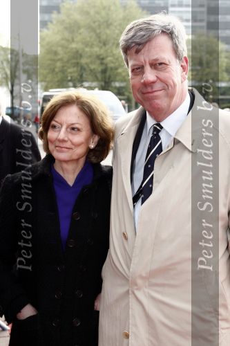 Utrecht 28 april 2009
Pieter v Vollenhoven viert zijn 70e verjaardag in het Beatrix theater in Utrecht. Ivo Opstelten met zijn vrouw
Peter Smulders bv