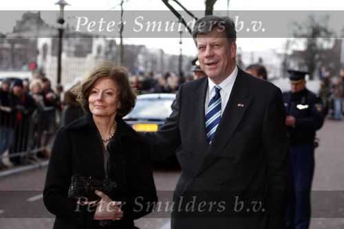 Amsterdam 1 februari 2008
Feest koningin Beatrix en Prinses Margriet voor hun 70e en 65e verjaardag in Carre.
Ivo Opstelten met vrouw