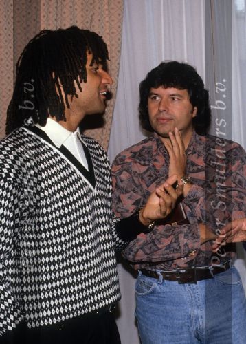 Amsterdam, Ruud Gullit met De Telegraaf verslaggever Jaap de Groot, die momenteel een relatie heeft met Yvonne v Gennip en 1992/1993 met oud Olympische Kampioen Ellen v Lange