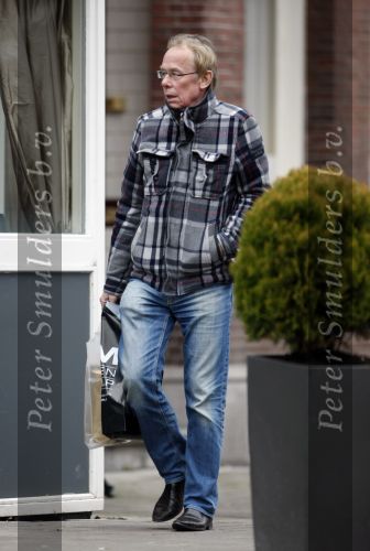 Amsterdam 14 december 2009
Jack Spijkerman sterk vermagerd na 2 ziekenhuis opnames en operaties aan het wandelen.
Peter Smulders bv